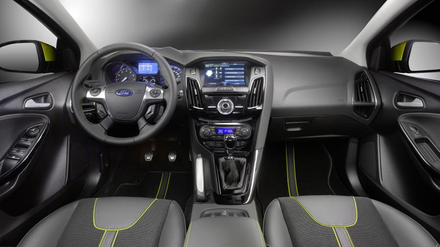  Ford Focus Hatchback 2010 года  (фото 37 из 52)